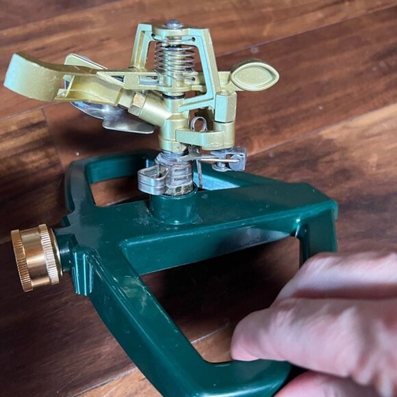 Heavy Duty Metal Pulsating Lawn Sprinkler on Weighted Base – Waters Up to 85 Ft - Picture 5 of 5